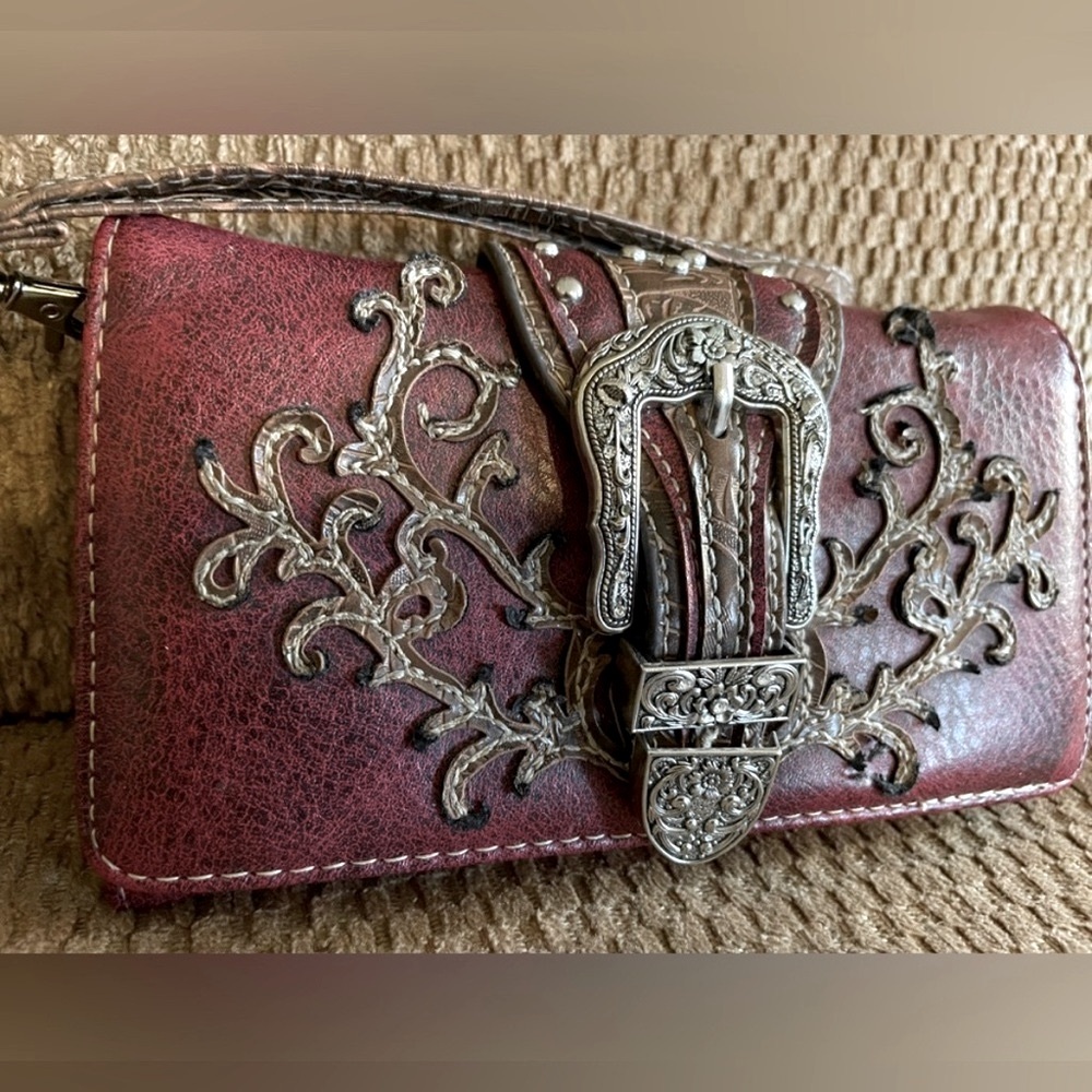 Western style burgundy wallet - has scalloped design & bling buckle detail - Picture 5 of 8